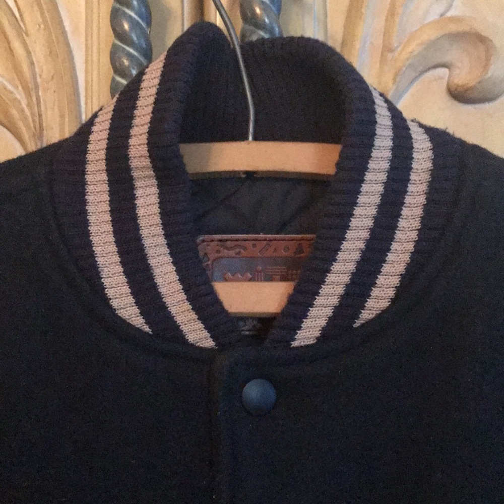 Warner Bros Tasmanian Devil Varsity Jacket Black - Picture 6 of 14